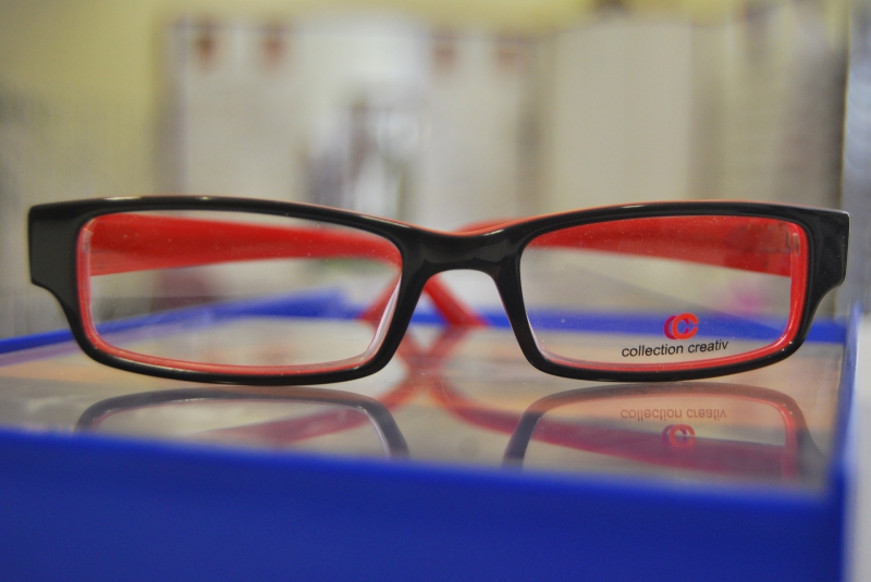 opticien-ILONSE-min_view-sight-lens-frame-optics-spectacles-1141012-pxhere.com